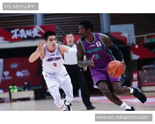 广东复仇山东获队史700胜阿联万分夜拒绝里程悲!